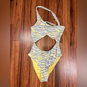 5 Icon Swim one piece swim suit S/Small Grey and Yellow Zebra